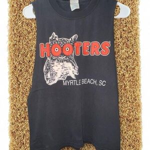 Distressed HOOTERS Myrtle Beach, SC Cut Off Shirt Men’s S